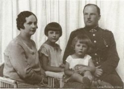plk. ltn. Petras Gužas su šeima (apie 1930 m.)