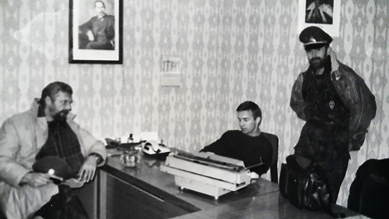 LŠS centro valdybos pirmininkas G.Jankus, „Trimito“ redaktorius A.Čaplikas, LŠS centro valdybos pirmininko pavaduotojas S.Ignatavičius 1990 m. gruodį