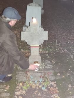 2021-10-31 Prie Lietuvos kario Jurgio Potiejaus kapo Antakalnio kapinėse
