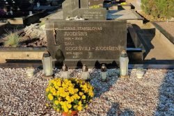2021-11-01 LKKSS VAS nario Jono Stanislovo Juodišiaus kapas Sudervės kapinėse