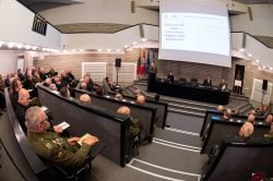 2022-10-15 Krašto apsaugos ministerijos ir karių, kūrusių savanoriškąją krašto apsaugos tarnybą, konferencija. Alfredo Pliadžio (KAM) nuotr.