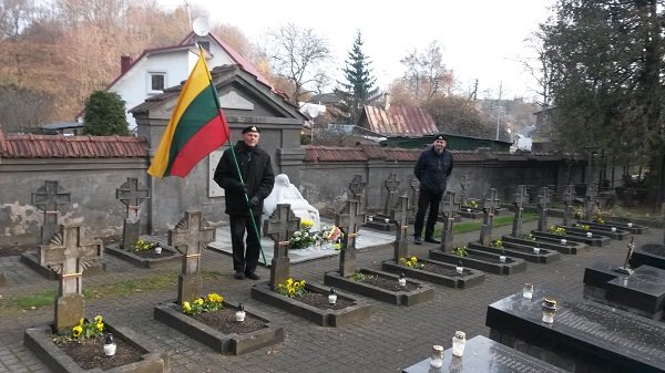VAS nariai pagerbė Lietuvos karių atminimą