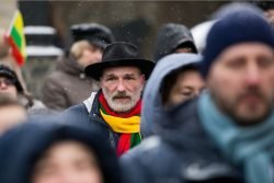 2018-02-16 Rasų kapinėse. T.Vinicko nuotr. (delfi.lt)