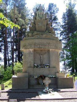 aminklas žuvusiems Lietuvos kariams Červonkos (Latvija) kapinėse