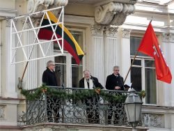 2019-02-16 Prie Lietuvos nepriklausomybės signatarų namų. M.Abaravičiaus nuotr.