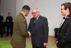 2019-11-20 Vilniaus įgulos karininkų ramovėje. gr. M.Lysenko nuotr. (Sausumos pajėgos, Facebook)