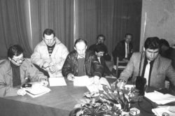 LR AT Gynybos štabas: A. Butkevičius, Č. Jezerskas, V. Česnulevičius, J. Gečas. 1991 m.