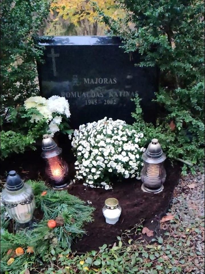 2020-11-01 a.a. LKKSS VAS nario R.Katino kapas Antakalnio kapinėse. L.Ladigos nuotr.