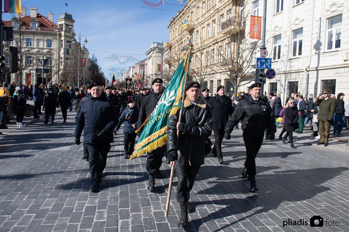 Lietuvos kariuomenės kūrėjus savanorius kviečiame kartu švęsti Kovo 11-ąją
