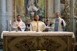 2023-11-17 Veliuonos bažnyčioje. Algimanto Pečiukaičio nuotr.