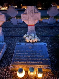 2023-11-01 Partizanų memoriale Ukmergės Dukstynos kapinėse. A.Vareikio nuotr.