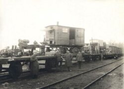 1919 m. lapkričio mėn. gabenamas iš bermontininkų atimtas karo grobis. Lietuvos centrinio valstybės archyvo nuotrauka