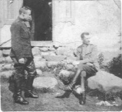 1919 m. rugpjūčio mėn. Ustronėje (Daugailių vls.) I-ojo pėst. pulko vadas kar. Kazys Ladiga ir LK vadas gen. Silvestras Žukauskas